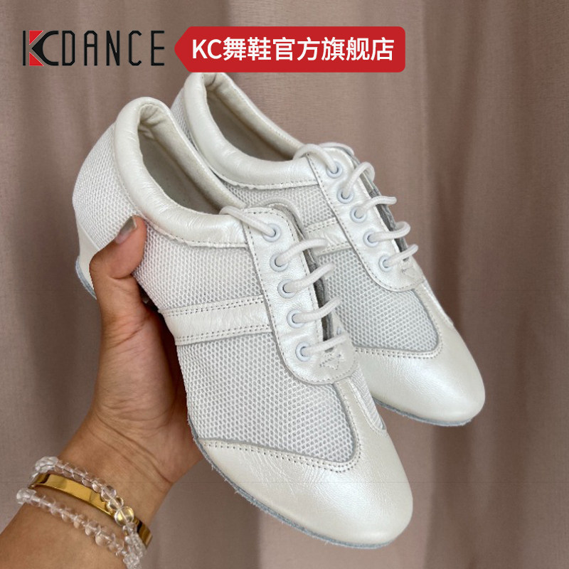 拉丁舞教师鞋女成人2025新款白色中跟软底真皮室内练功鞋