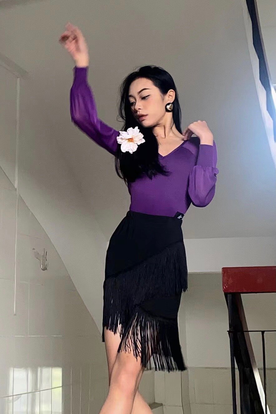 国标舞蹈演出服新款拉丁舞服成人女泡泡袖长袖美背上衣流苏半身裙