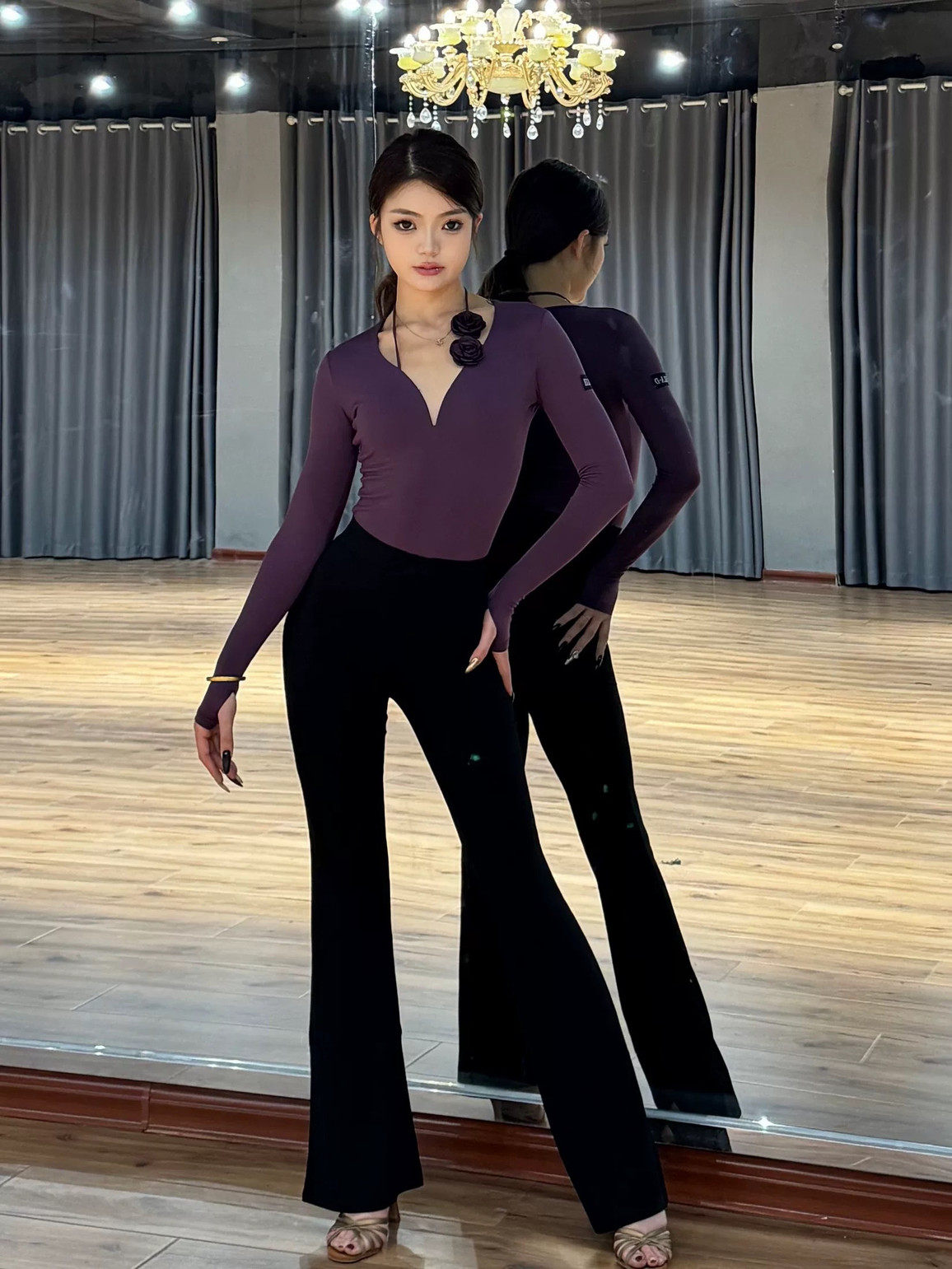 新款舞蹈服女成人拉丁舞裤子高腰喇叭裤练功服现代舞演出服艺考裤