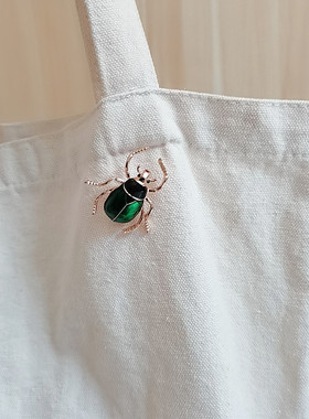 创意防走光固定衣服昆虫别针个性