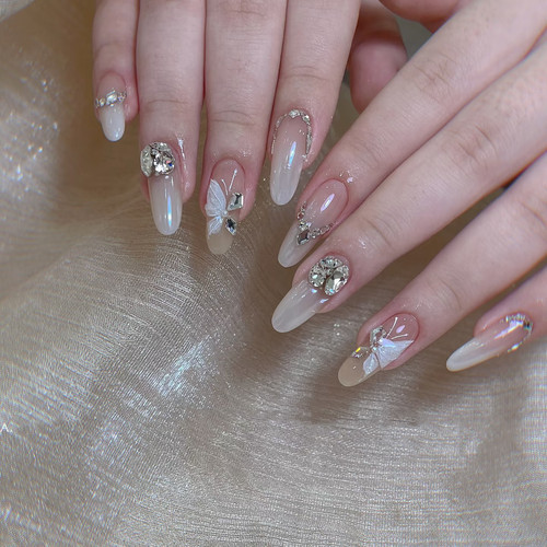 手工定制光疗婚纱穿戴美甲中长短款乳白裸色渐变手绘蝴蝶华子新娘