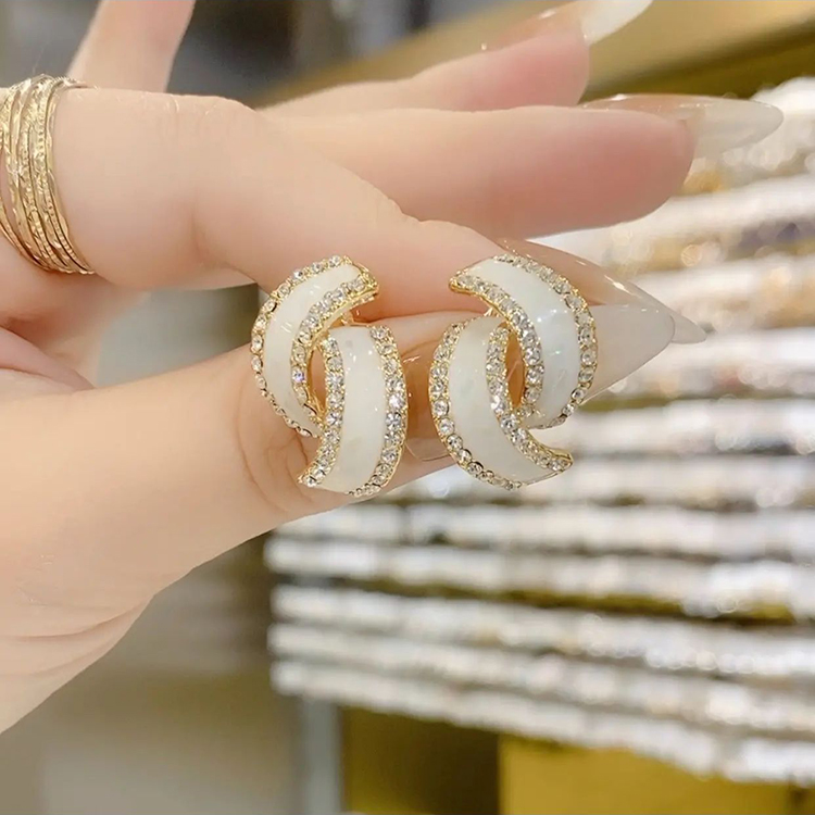 耳环日韩银针女时尚流行趋势