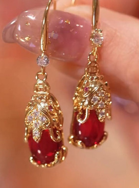 貔貅复古耳环女2024年新款潮小众高级感气质优雅大气红色耳饰耳坠