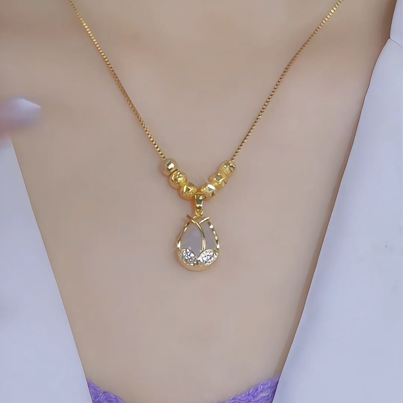 时尚玉石郁金香花吊坠女转运珠钛钢项链高档百搭万能链锁骨链配饰