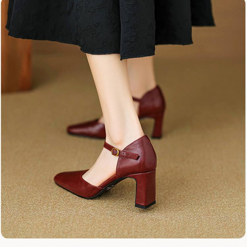 超高跟一字扣带玛丽珍鞋女法式复古包头中空凉鞋女港风粗跟羊皮鞋