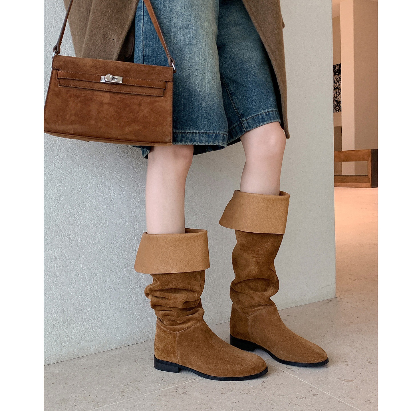 真皮长筒靴女2025新款圆头显瘦高筒骑士靴中筒靴子粗跟褶皱堆堆靴