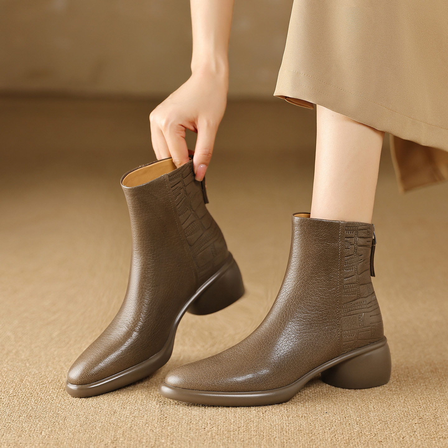 法式复古羊皮粗跟短靴女秋冬2025新款真皮靴子马丁靴软底中跟裸靴,户外/登山/野营/旅行用品,登山鞋/徒步鞋,淘宝优惠券,粉丝福利购,淘宝优惠卷