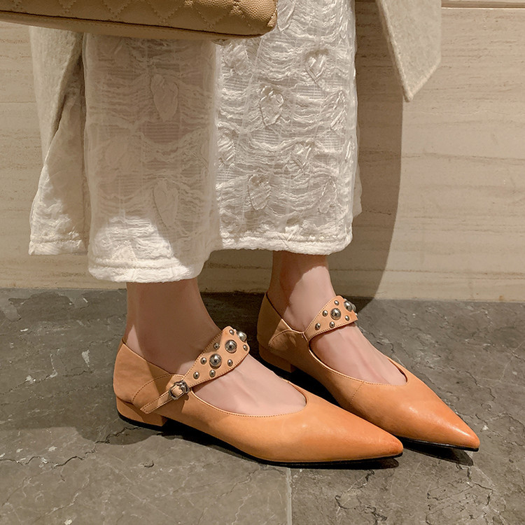 杏色牛皮低跟2.5CM法式气质铆钉尖头玛丽珍平跟单鞋女矮跟小皮鞋~
