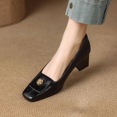 真皮小码女鞋3233职场通勤工作单鞋粗跟高跟山茶花方头大码41-43