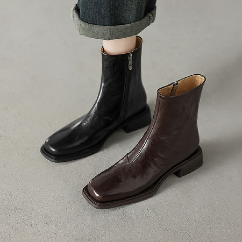 短靴子女早秋季新款正流行配裙子超火方头巨好看黑色韩系气质显瘦