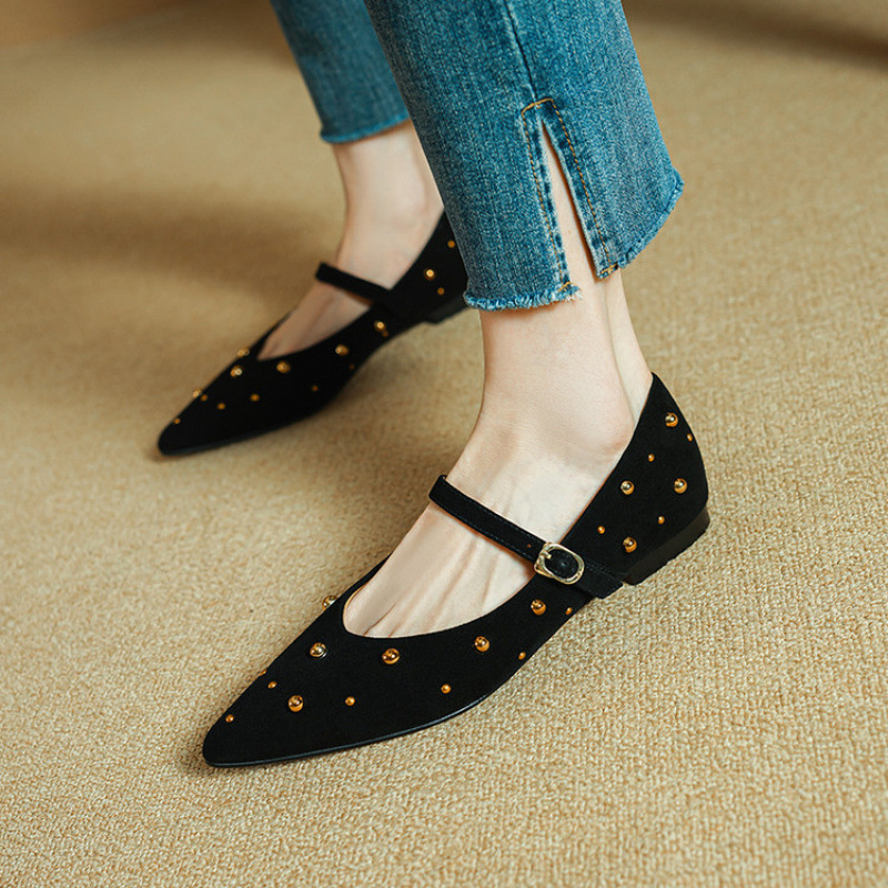 法式尖头黑色单鞋女新款羊皮磨砂一字带铆钉不累脚平底鞋玛丽珍鞋