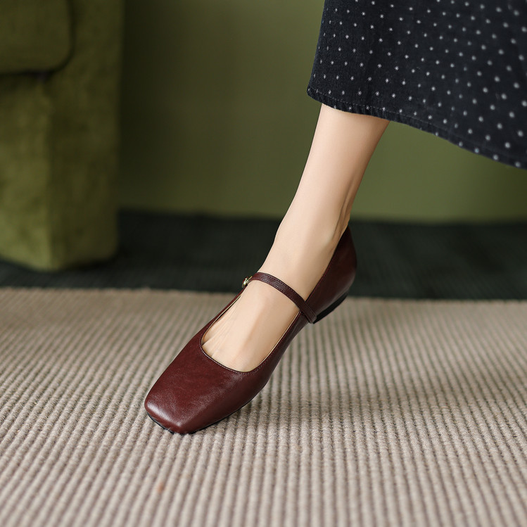 法式方头平底低跟浅口单鞋女2025年春秋季新款一字扣带玛丽珍皮鞋