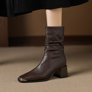 靴 方头粗跟中跟中筒短靴子柔软时装 女士褶皱稳当实穿时尚 2025新款