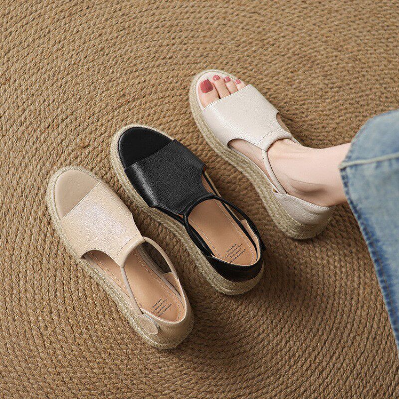 5cm！露趾厚底松糕草编凉鞋女真皮2025年新款夏季高跟坡跟罗马鞋