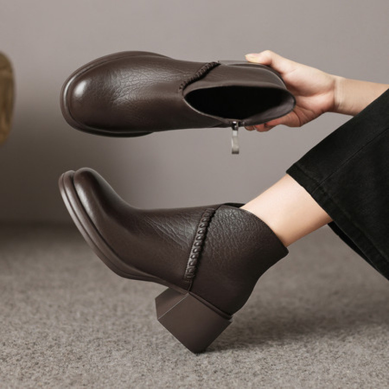 法式真皮粗跟小短靴女秋冬新款中跟厚底马丁靴软皮软底V口时装靴