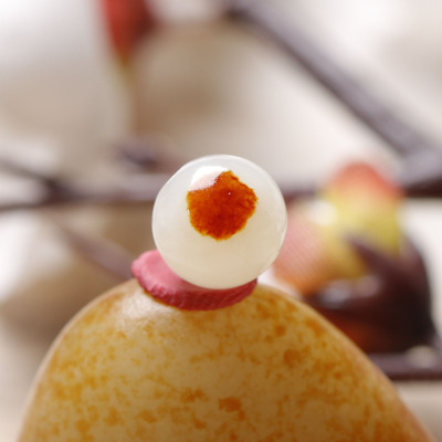 新疆和田玉籽料红皮白玉圆珠单珠