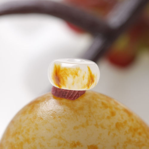 新疆和田玉籽料红皮白玉隔片配饰