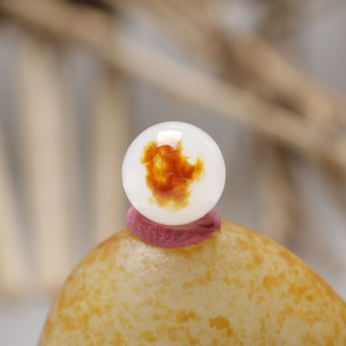 新疆和田玉籽料红皮白玉圆珠单珠