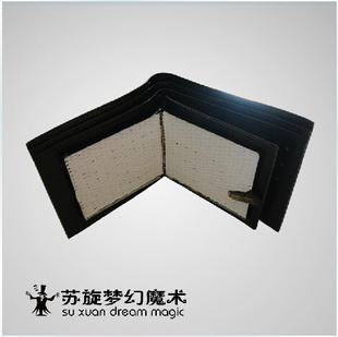 包邮魔术道具 烈火钱包 着火钱包 牌入烈火钱包近景街头