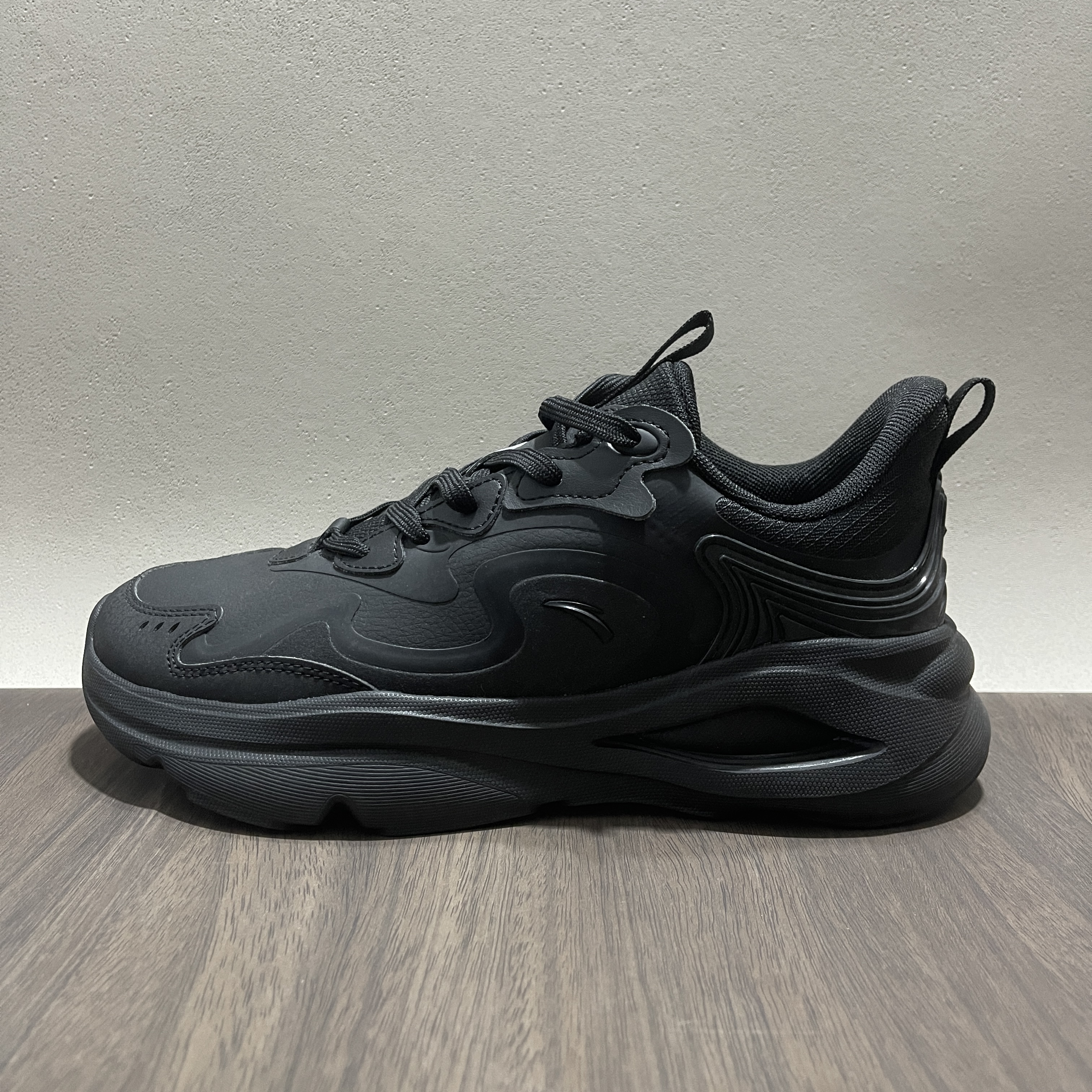 安踏潮流拜5.0皮面款跑步鞋