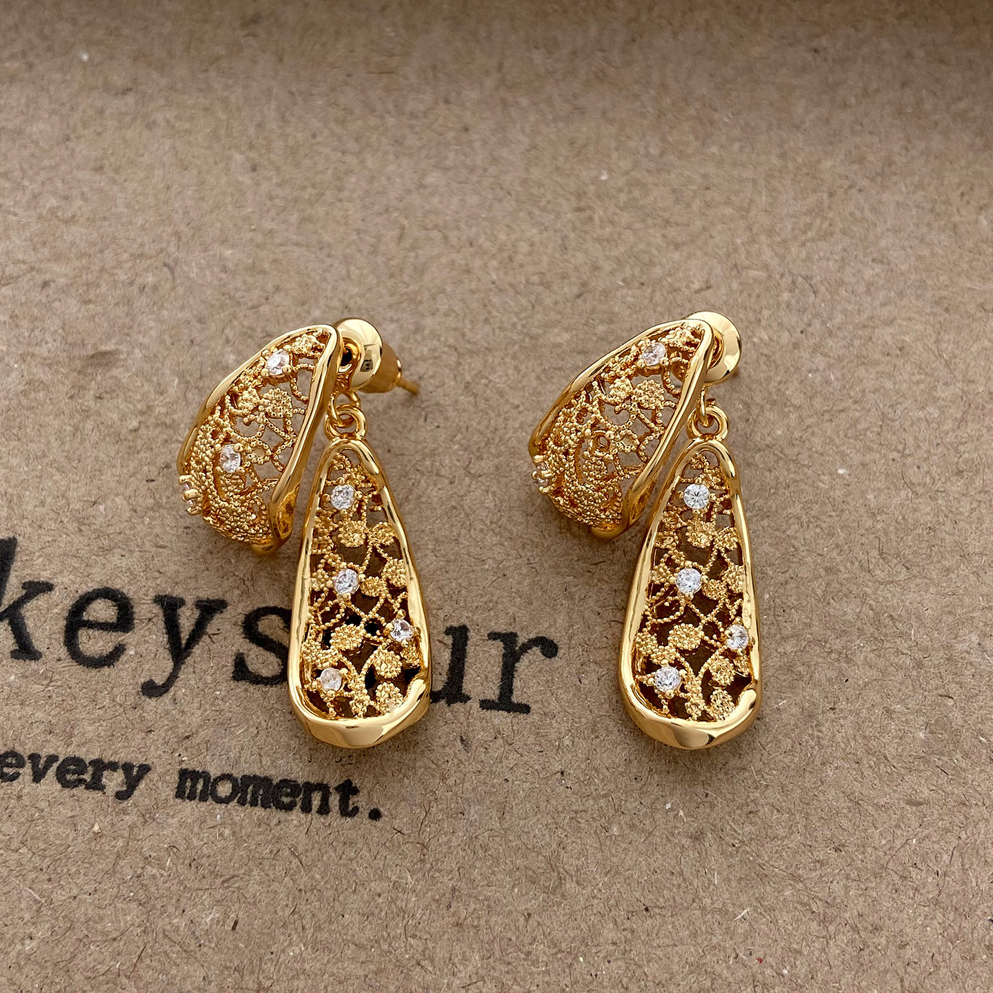 新中式镂空水滴吊坠耳环女时尚简约复古百搭耳钉小众高级感耳饰新,饰品/流行首饰/时尚饰品新,耳环,淘宝优惠券,粉丝福利购,淘宝优惠卷