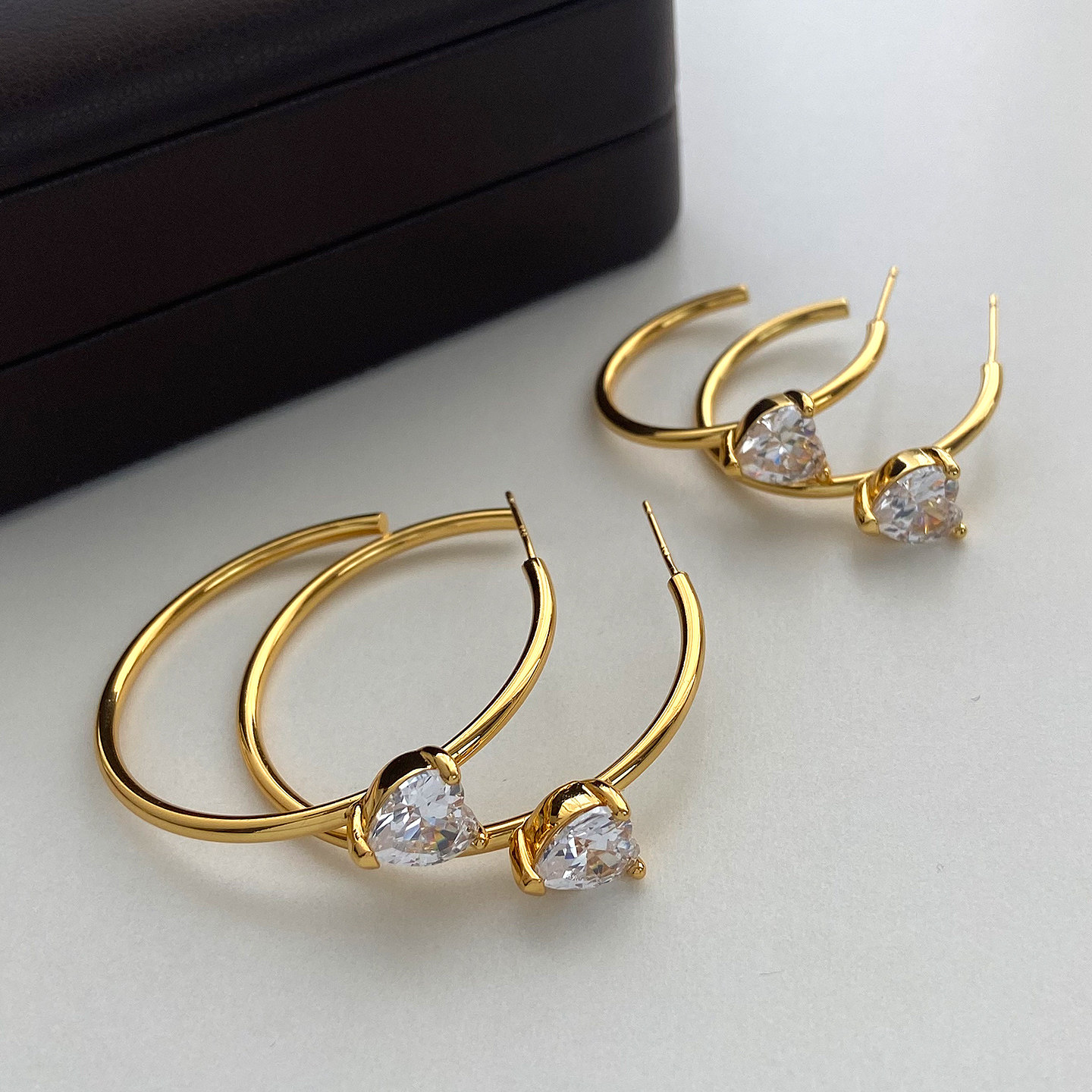 欧美轻奢金色爱心水钻大圆圈耳环气质高级感耳圈显脸瘦2026新款女