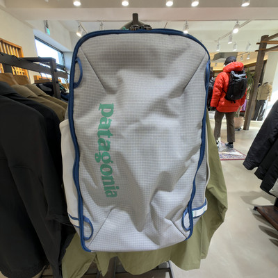 26年巴塔多功能黑洞背包30L