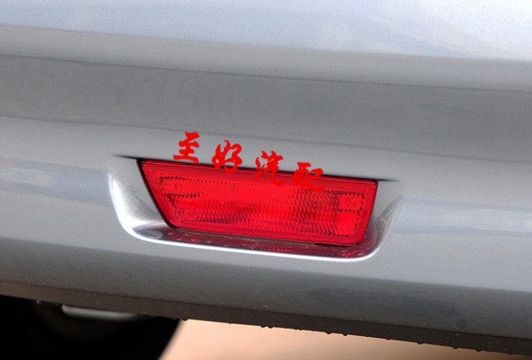 适用08 09 10 11 12年款日产新天籁后保险杠反光灯刹车后雾灯公爵