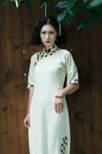 婠如秋原创秋季老照片感月份牌全开襟白色一片式无省修身宽绲旗袍