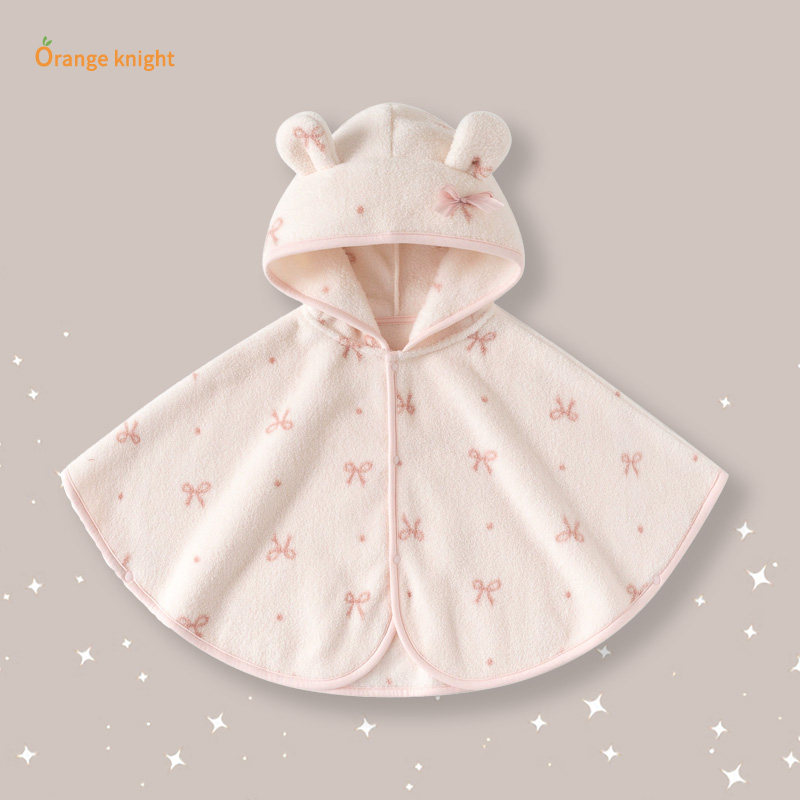 新生儿卡通风小熊毛绒冬装款连帽披风女宝宝外出服洋气小公主斗篷