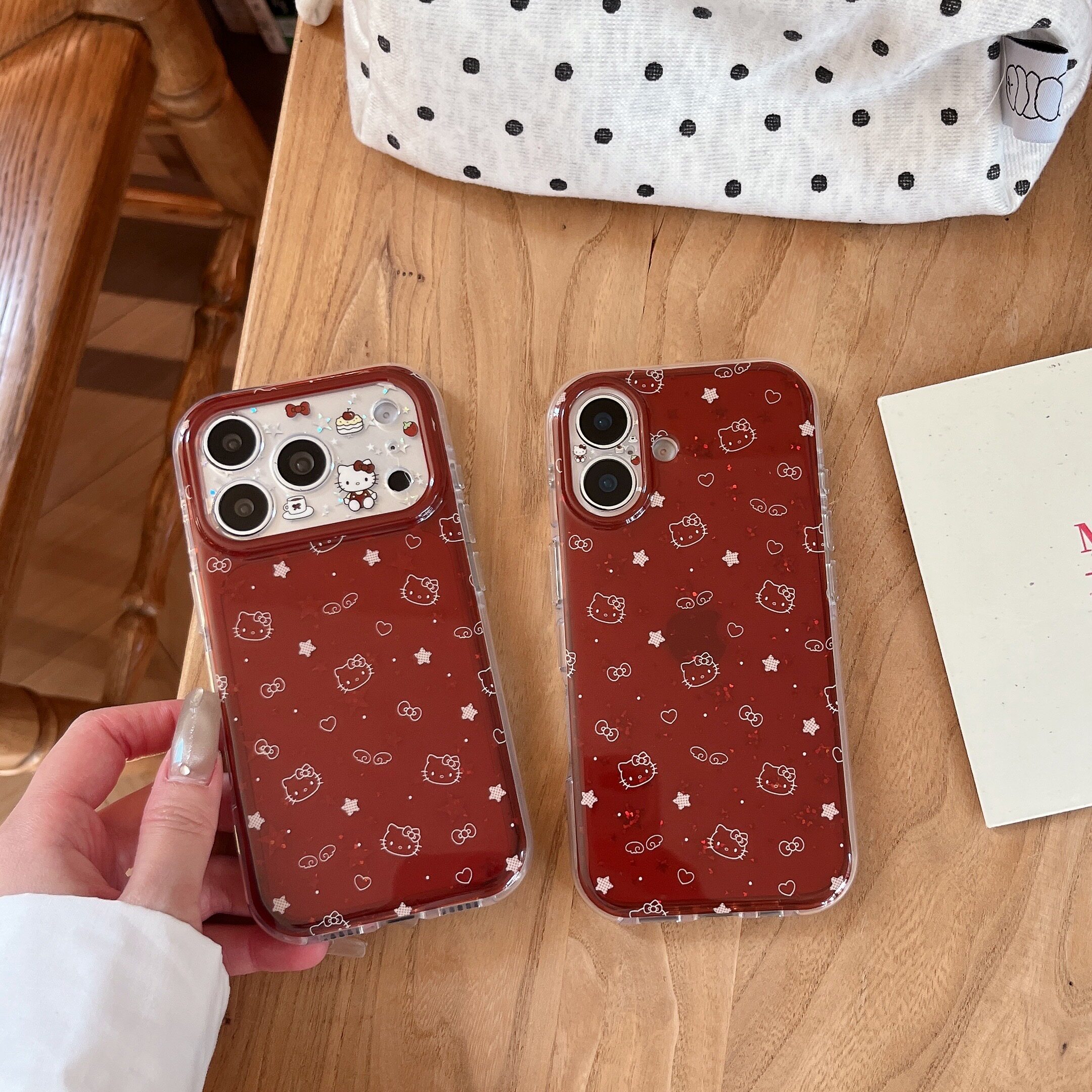日韩卡通红底满屏猫咪适用苹果18promax手机壳iphone17pro新款双层壳16pro可爱不会撞壳15pro全包防摔保护套