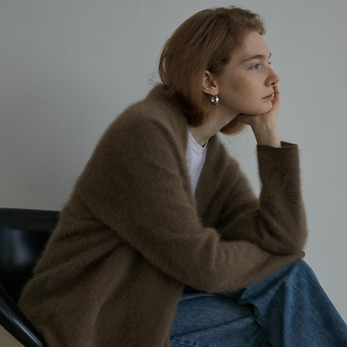 美拉德穿搭浣熊绒针织开衫