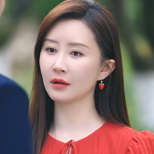 短剧凤栖今朝舒畅南桑宁同款草莓耳环耳坠女轻奢高级小众设计耳饰