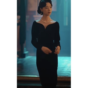 原版短剧大嫂:烽火佳人王小亿颜心同款连衣裙v领修身裙子女衣服