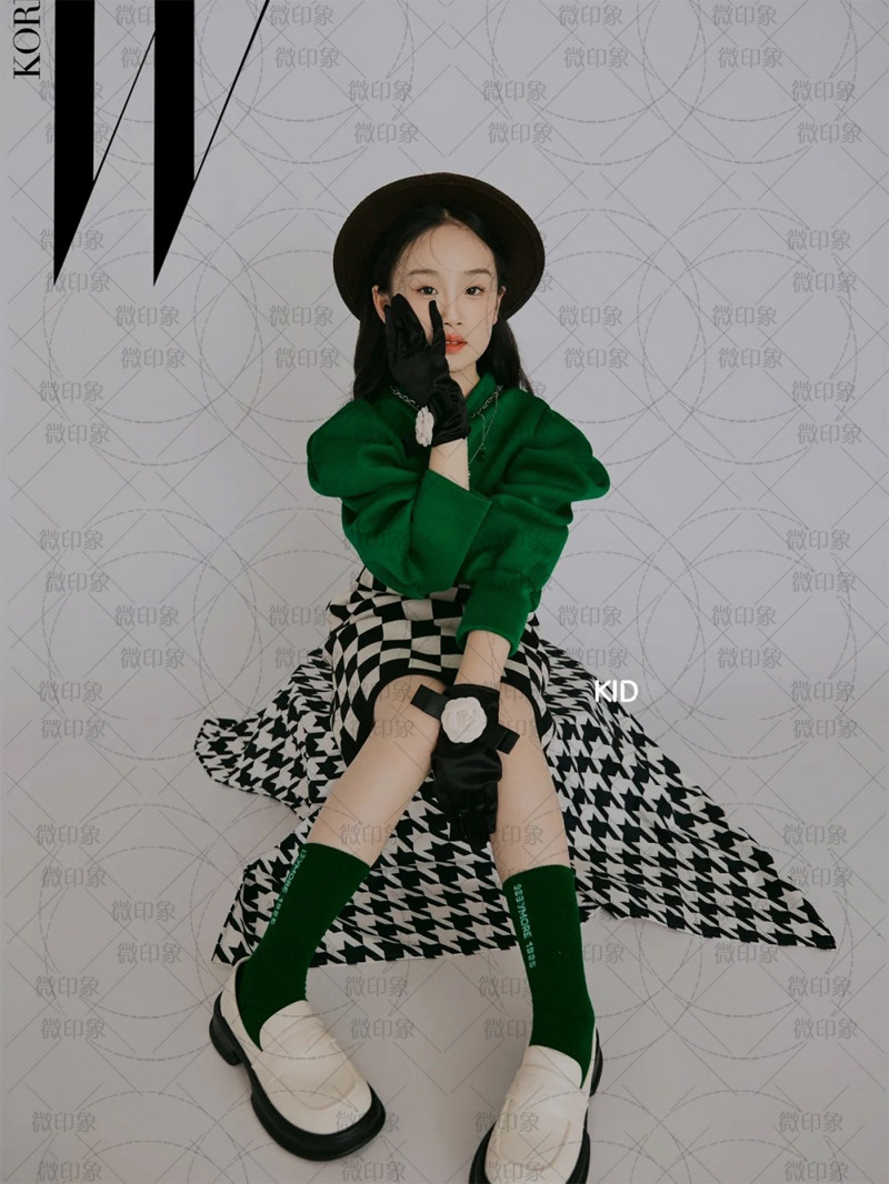 时尚小清新潮童模特走秀演出复古港风黑白风比赛造型艺术写真服装