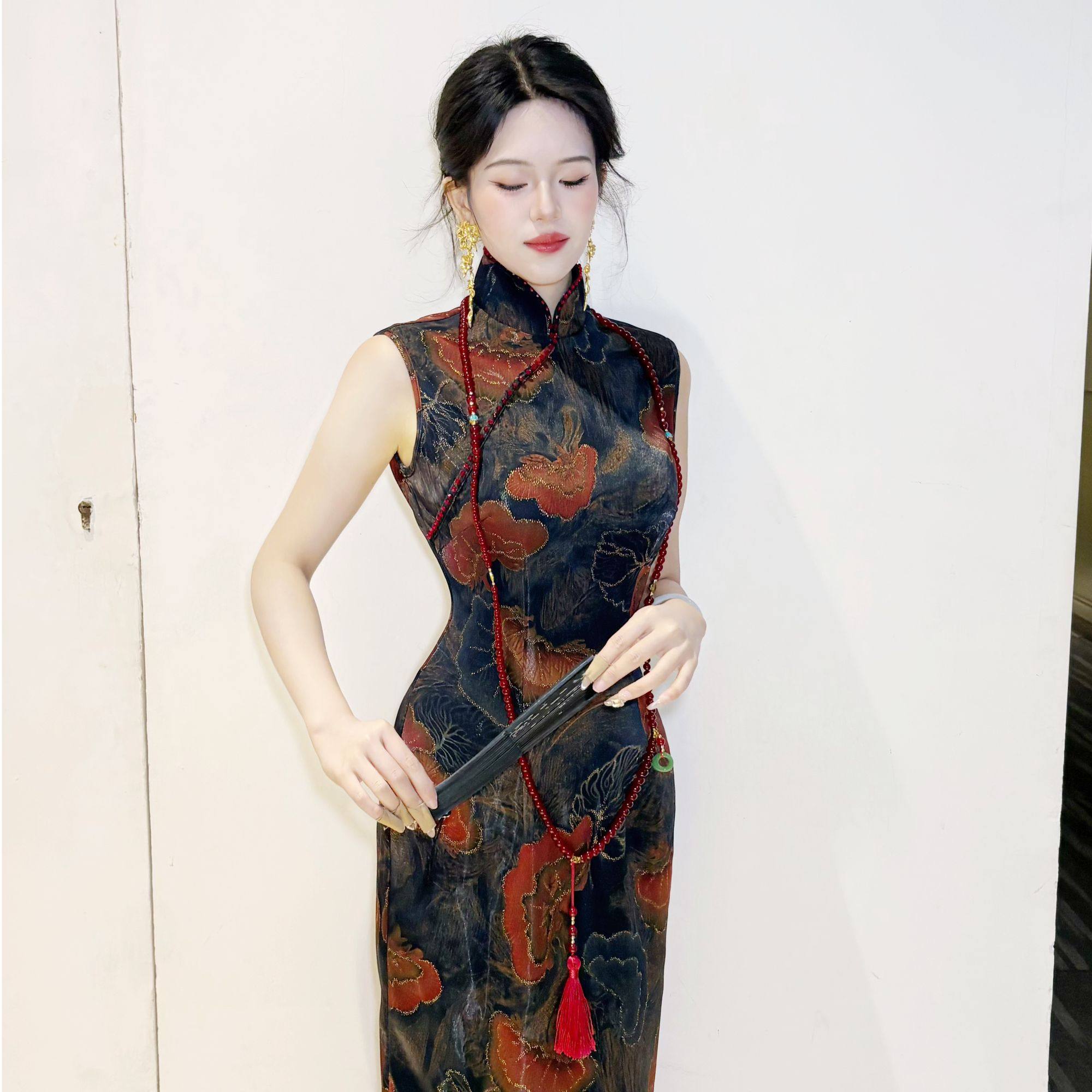 画报夫人原创新中式美艳手工钉珠烫金港工旗袍 蓝艳艳无袖,女装/女士精品,旗袍,淘宝优惠券,粉丝福利购,淘宝优惠卷