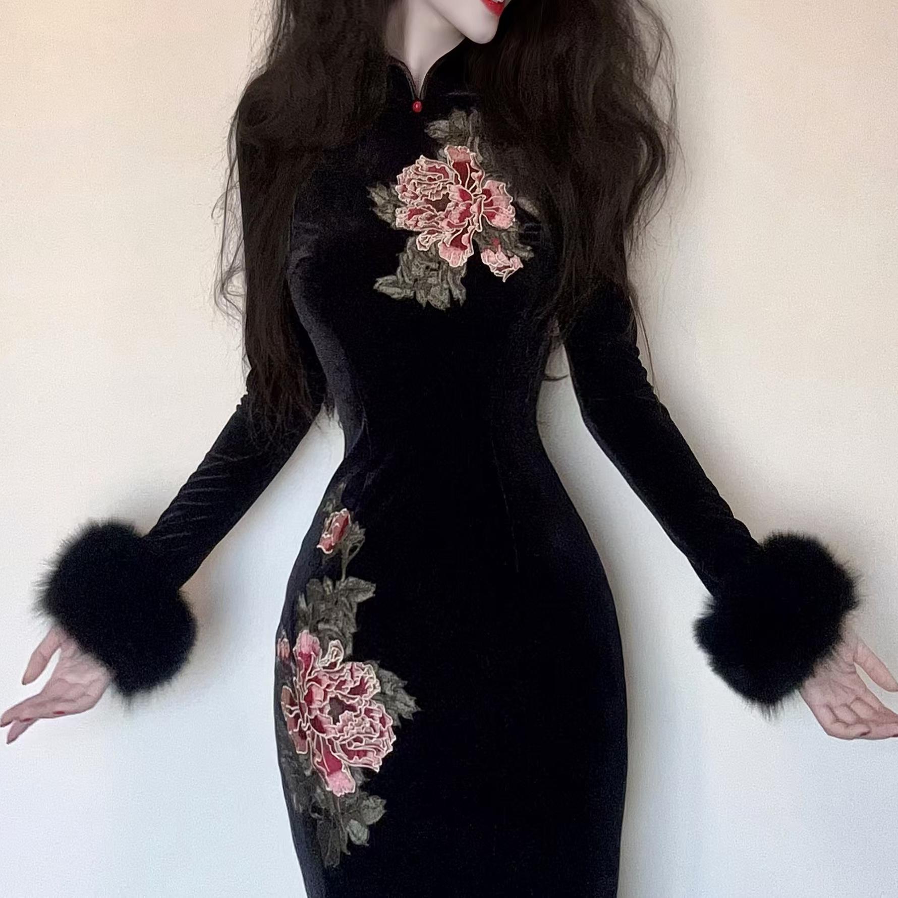 LHMknk1画报夫人原创自制新中式定位刺绣丝绒旗袍长袖金笔牡丹