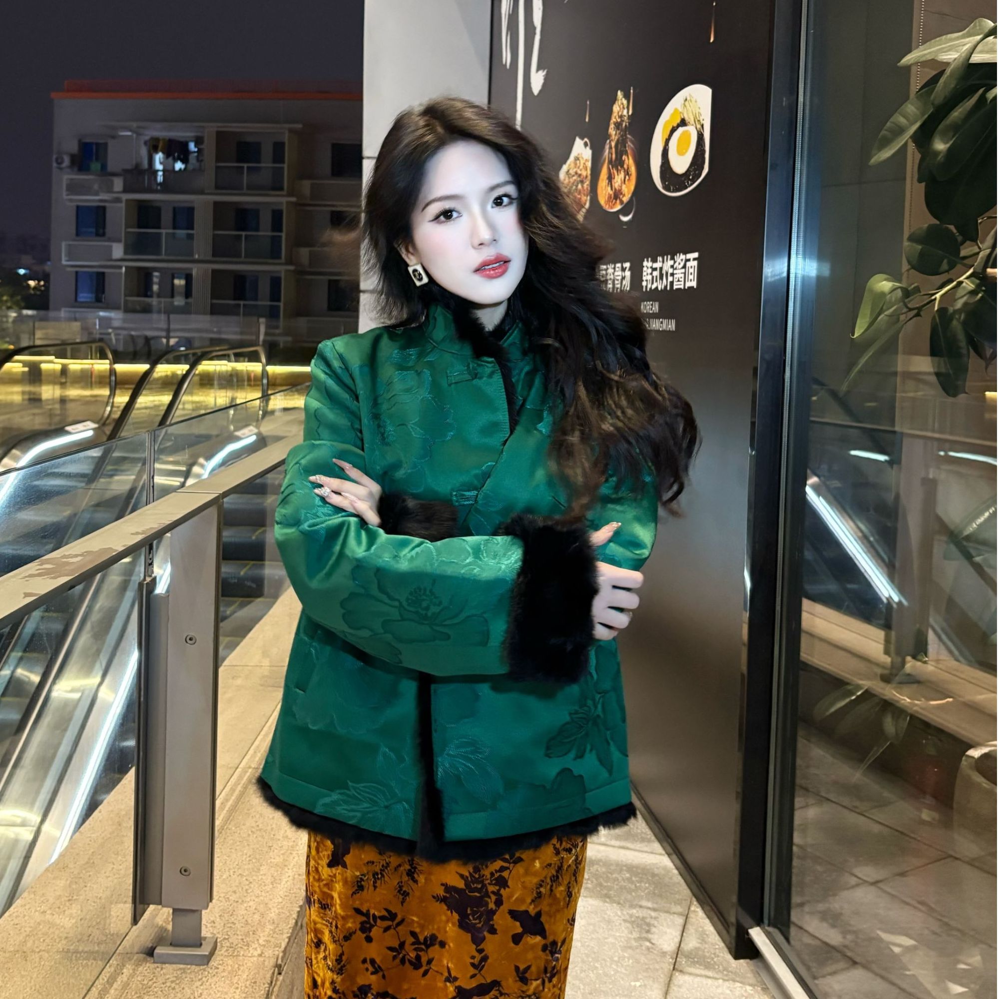 画报夫人原创自制两穿中式老钱风外套 兔毛黄金万两绿色