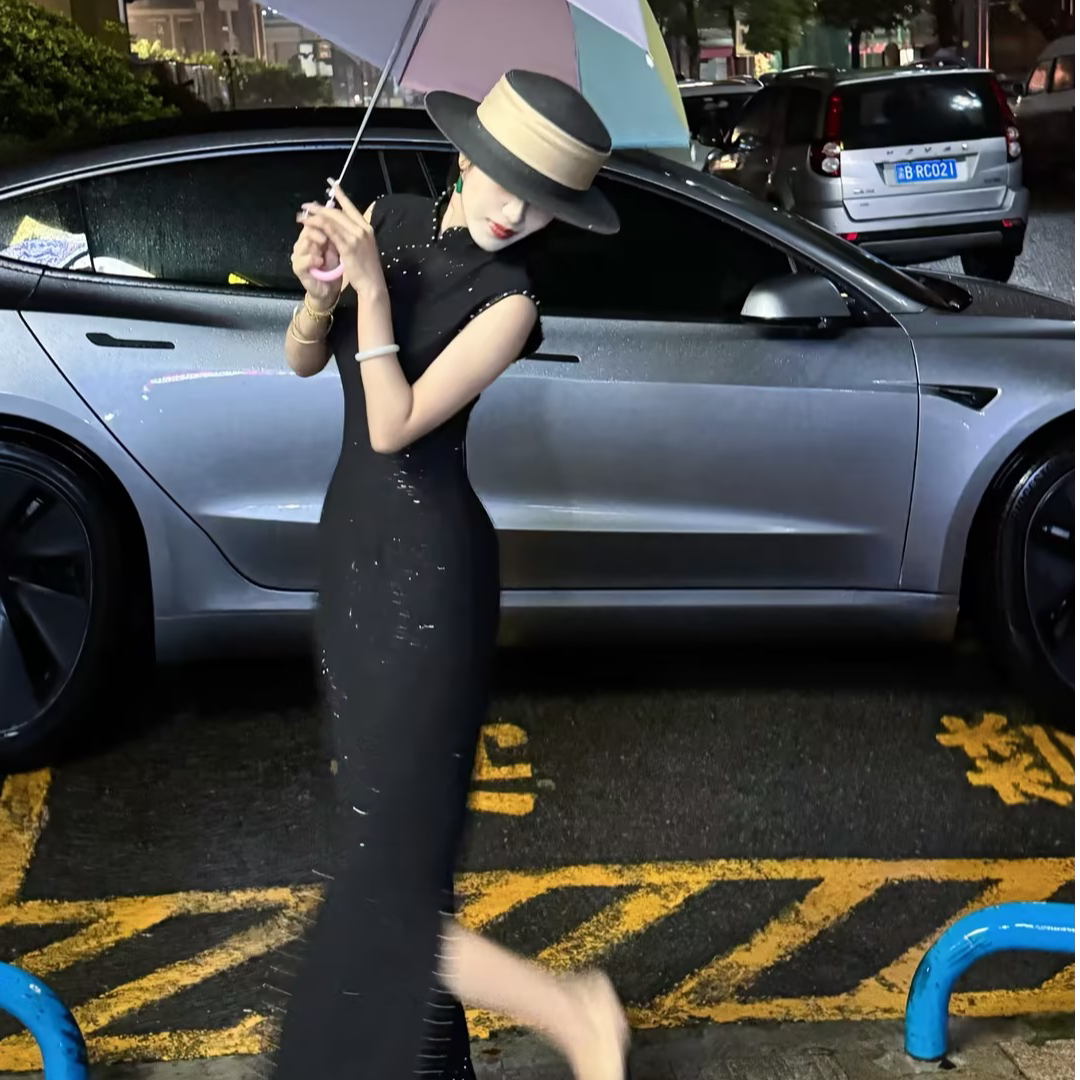 LHMknk1画报夫人原创自制弹力西装细闪手工钉珠显瘦旗袍 爆闪巨星图片