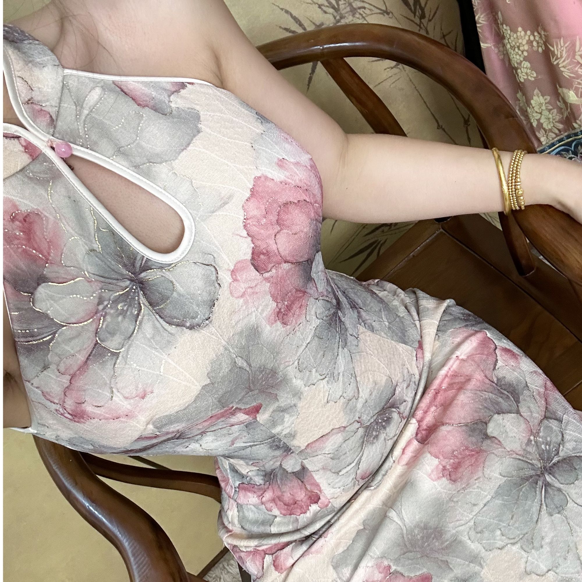 画报夫人原创自制新中式高级烫金提花旗袍  泼墨淡图片