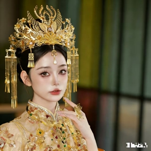 新娘金色凤冠中式 配饰秀禾龙凤褂显脸小 婚礼重工奢华流苏长款