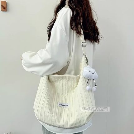 2025夏帆布包包女大容量褶皱慵懒风斜挎包学生书包布袋上班通勤潮