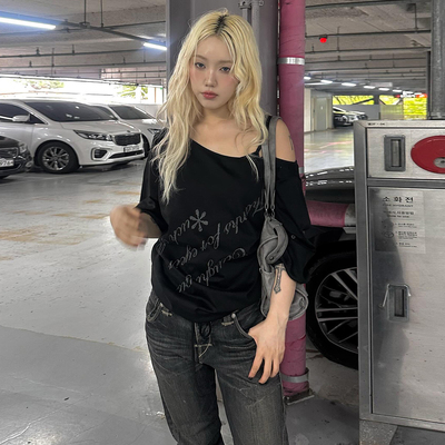 甜酷字母印花设计露肩宽松T恤女