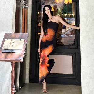 #Sisjuly#假日性感gal 撞色花卉晕染轻纱微透挂脖式吊带连衣裙女