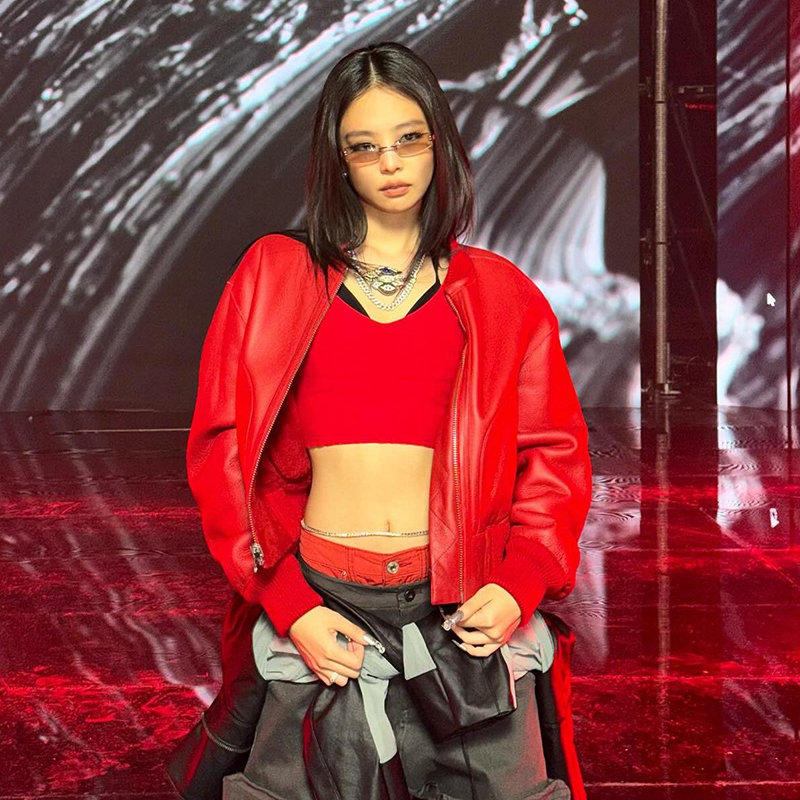 jennie演唱会同款红色V领吊带女