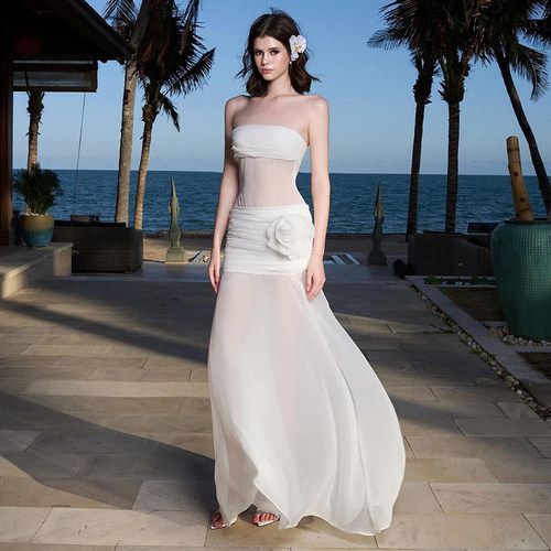 ins度假风出游bi备飘逸抹胸裙