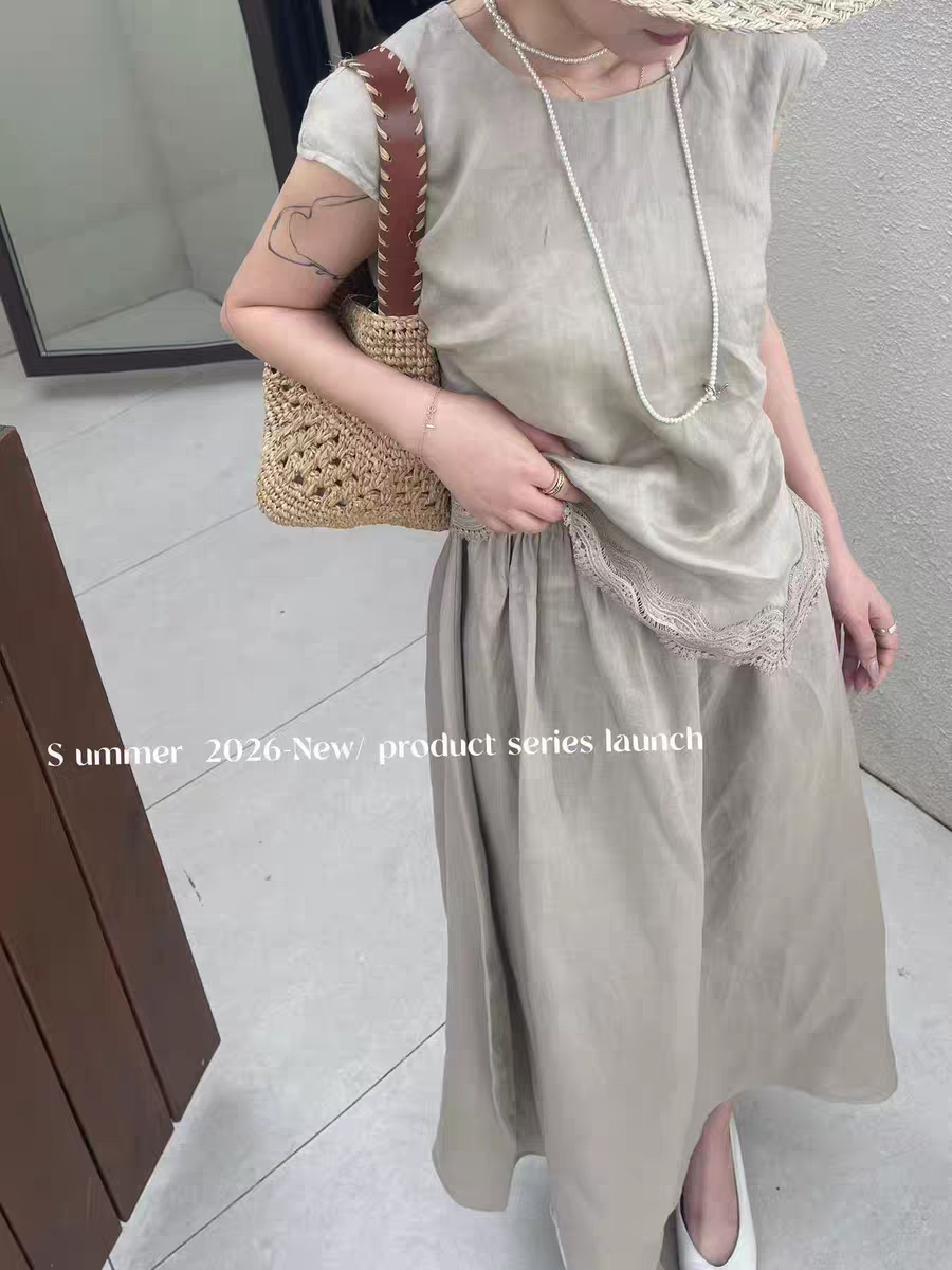欧洲站2026夏季新款V+.com气质拼蕾丝无袖背心上衣中长款连衣裙女