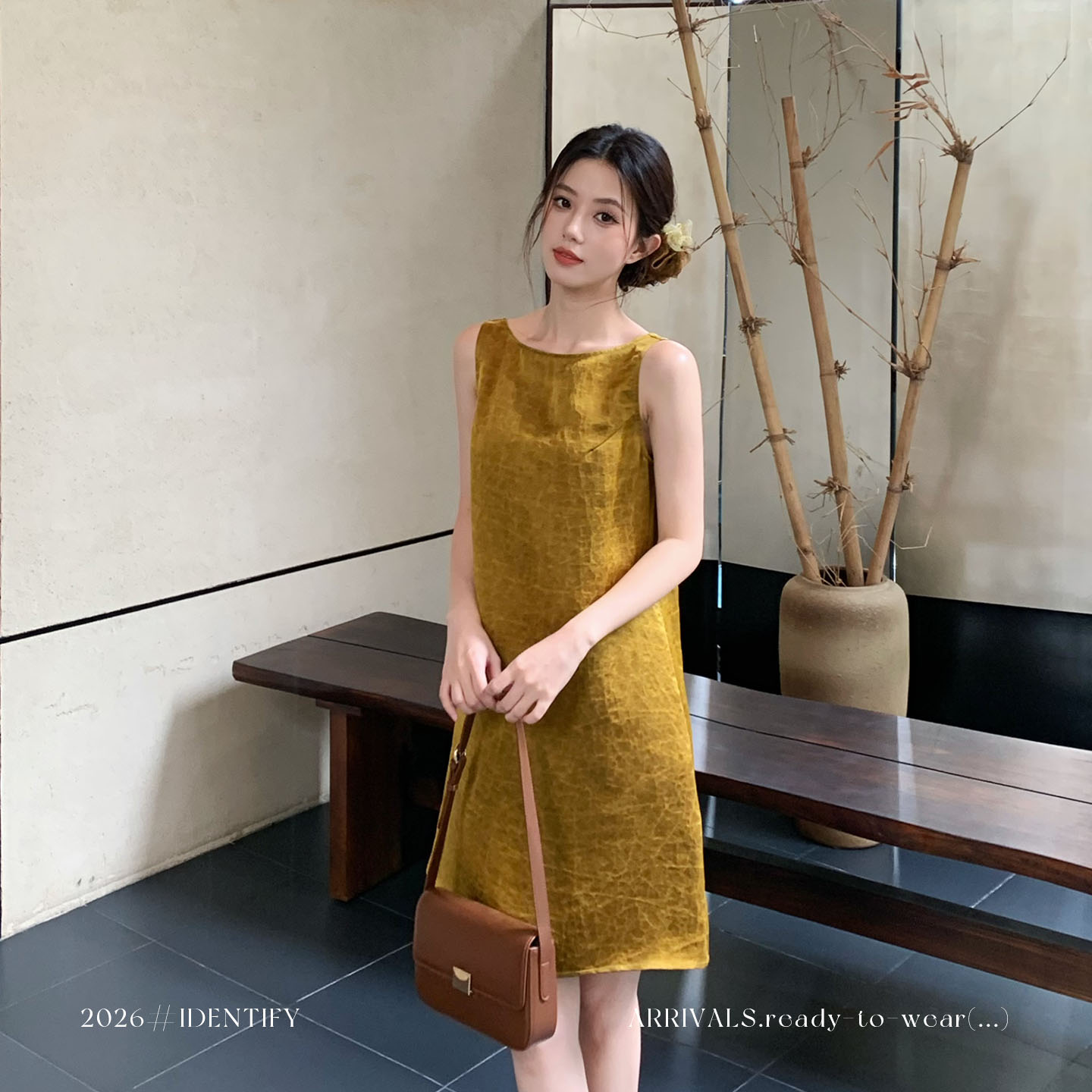 IDENTIFY 复古一字领龟裂纹真丝香云纱连衣裙女金黄色老钱背心裙