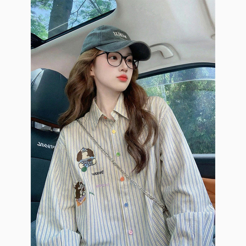 蓝色条纹衬衫女设计感小众2026早春新款卡通印花美式宽松上衣外套