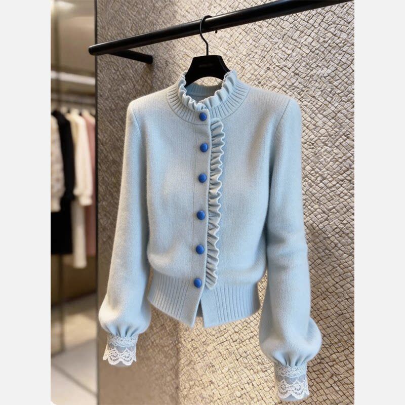时尚2026早春新款设计减龄高级感洋气巨好看浅蓝色纽扣针织衫女装